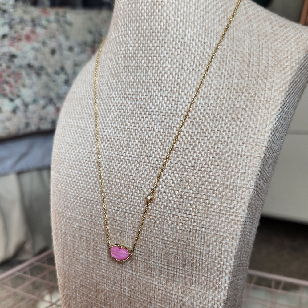 Kendra Scott Lips Pendant Necklace - Picture 3 of 5